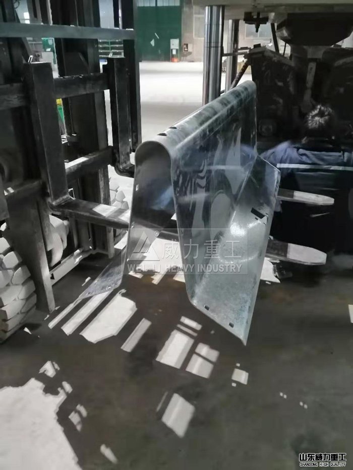 压制成型防护板