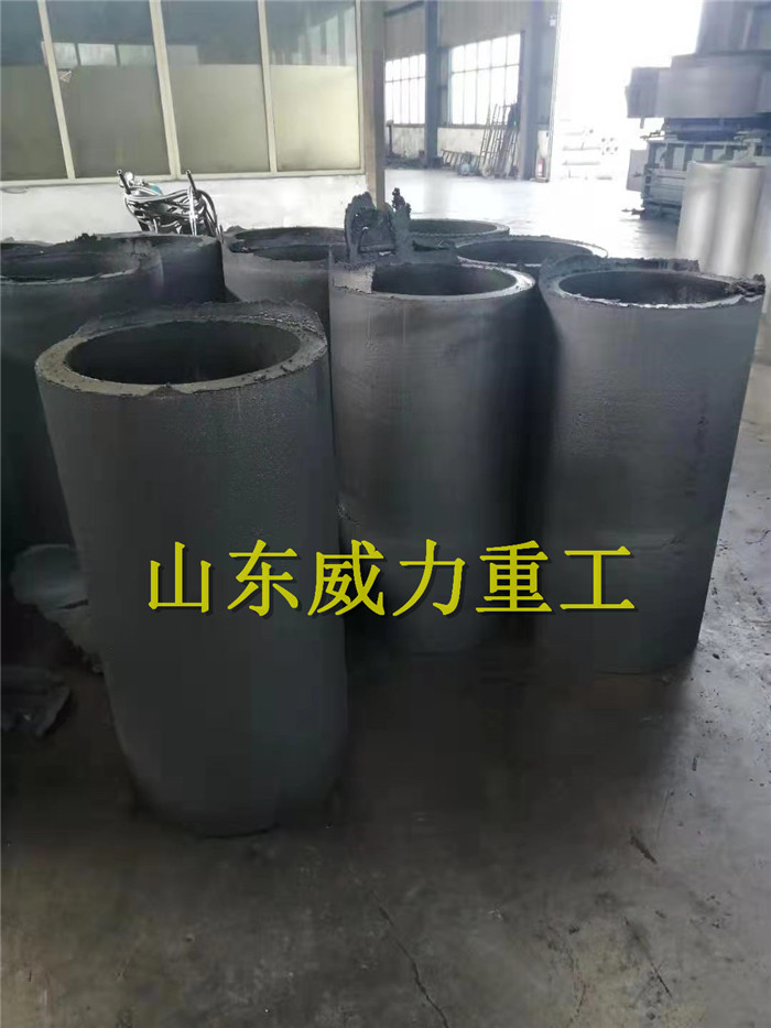 四柱液压机压制坩埚成品